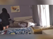 装逼高中小师妹放假主动上我家里玩把她推到床上用力猛草她爽完之后扮纯情嚎嚎大哭