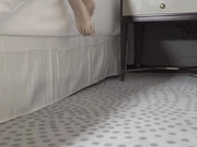 极品女神嫩模『草莓兔兔』酒店诱惑露点 细腰翘臀大长腿，眼神魅惑勾人