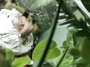 自然房大学生情侣太会享受带着情趣道具开房打炮搞的苗条美乳妹子欲仙欲死快要哭了说我不行了你快点射吧