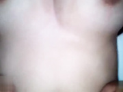 分享真正小夫妻自拍啪啪视频 老兄妻子的美乳确实值得炫耀 有白有大的车灯杠杠的