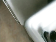 美容院养生馆性感少妇女技师偷拍直播今天生意不行只接了一个客貌似隔壁工地上班的建筑工