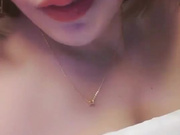 魔鬼身材性感气质美女主播和网友操完逼回家路上又勾引个大叔到宾馆和妈妈一起啪啪,先干女儿在操妈妈,淫语对白!