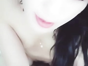 气质少妇露脸与大哥啪啪，很会享受被吃奶舔逼给大哥口交深喉玩的真刺激，各种体位抽插浪荡呻吟最后口爆吞精