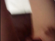 性感‘小女生’TS莫瑜 爱死这双美腿啦，双腿还夹着根小鸡鸡，被客人操菊花穴， 呻吟的声音听着真有感觉 看硬啦！