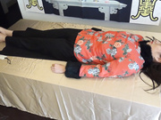 国产剧情AV性感肉丝长腿女教师娜娜因长期抑郁症上吊自杀被变态光头佬淫威尸体