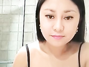 戴着眼镜很有御姐范的网红主播铁锤妹妹和姐夫开房啪啪