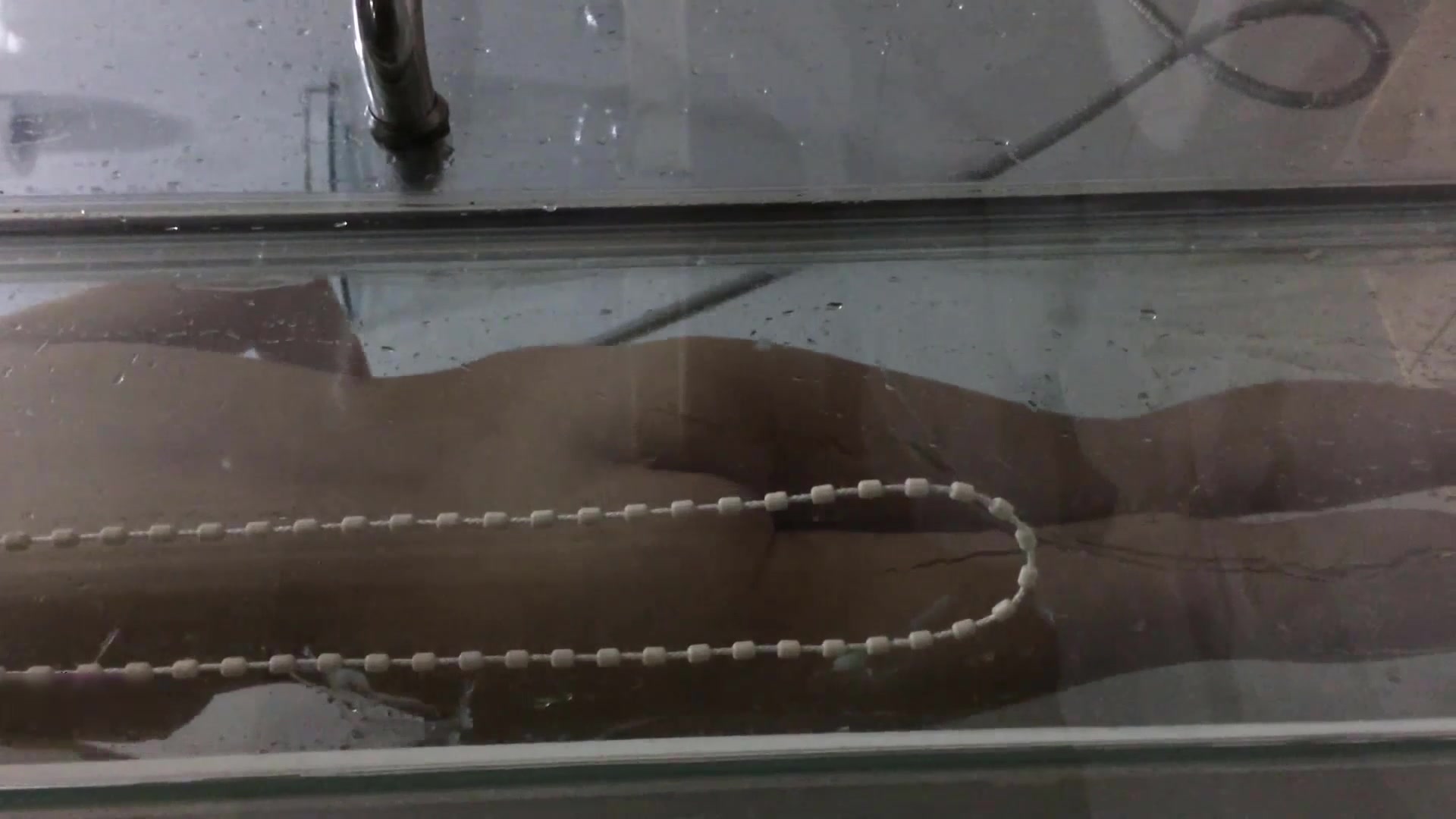 云盘泄密流出有特殊癖好的哥们宾馆找小姐偷偷拍摄妹子洗澡精选1080P高清