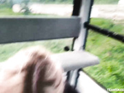 在空中缆车里吸射男友大鸡巴的美少女技术给力啊 妹子颜值不错小嘴玲珑这样舔吸吞吐受不了1080P高清