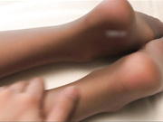 纤细大长腿蜜桃臀性感美女酒店和富二代男友玩虐操,绑起来撕破超薄丝袜九浅二深干的美女淫叫不止