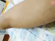 漂亮妹子吃鸡巴的样子很骚 后入猛操满足她