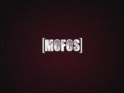 Mofos出品-饥渴小妞Lya Missy被陌生人在户外打炮