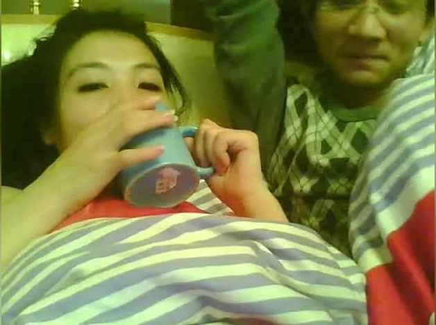 【精品推薦】【稀缺資源】風韻十足良家人妻少婦君君日常啪啪私拍 床上和男友摸奶舔屁股 外表清純原來內心風騷無比(附生活照）～原版