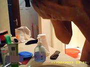 【經典盜錄】趴窗戶邊窺視良家人妻少婦洗浴護膚 苗條身材堅挺美乳看得讓人欲火焚身 720P高清原版