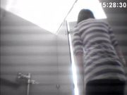 超男双镜头170蝴蝶结发夹靓女,小阴纯不对称,毛好顺