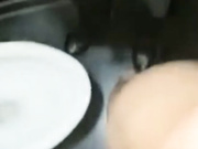 女神带帅哥偷偷进入厕所直播，身材好得一匹