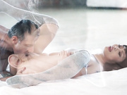 精品气质美女躺下漏出阴户给你操进操出