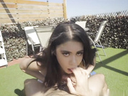 胸脯丰满的拉蒂娜·吉赛尔·蒙特斯喜欢肛霜