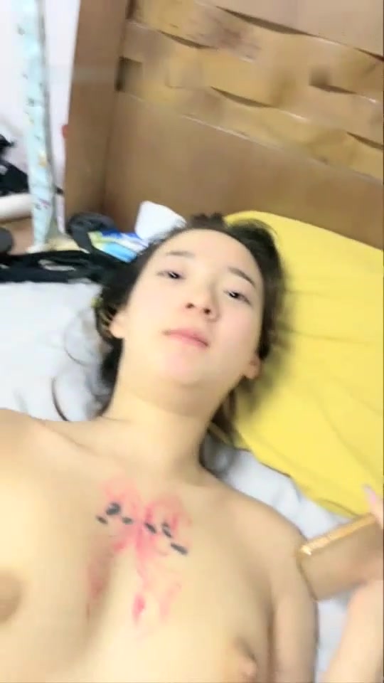 清纯漂亮小嫩妹激情口交啪啪十分诱人