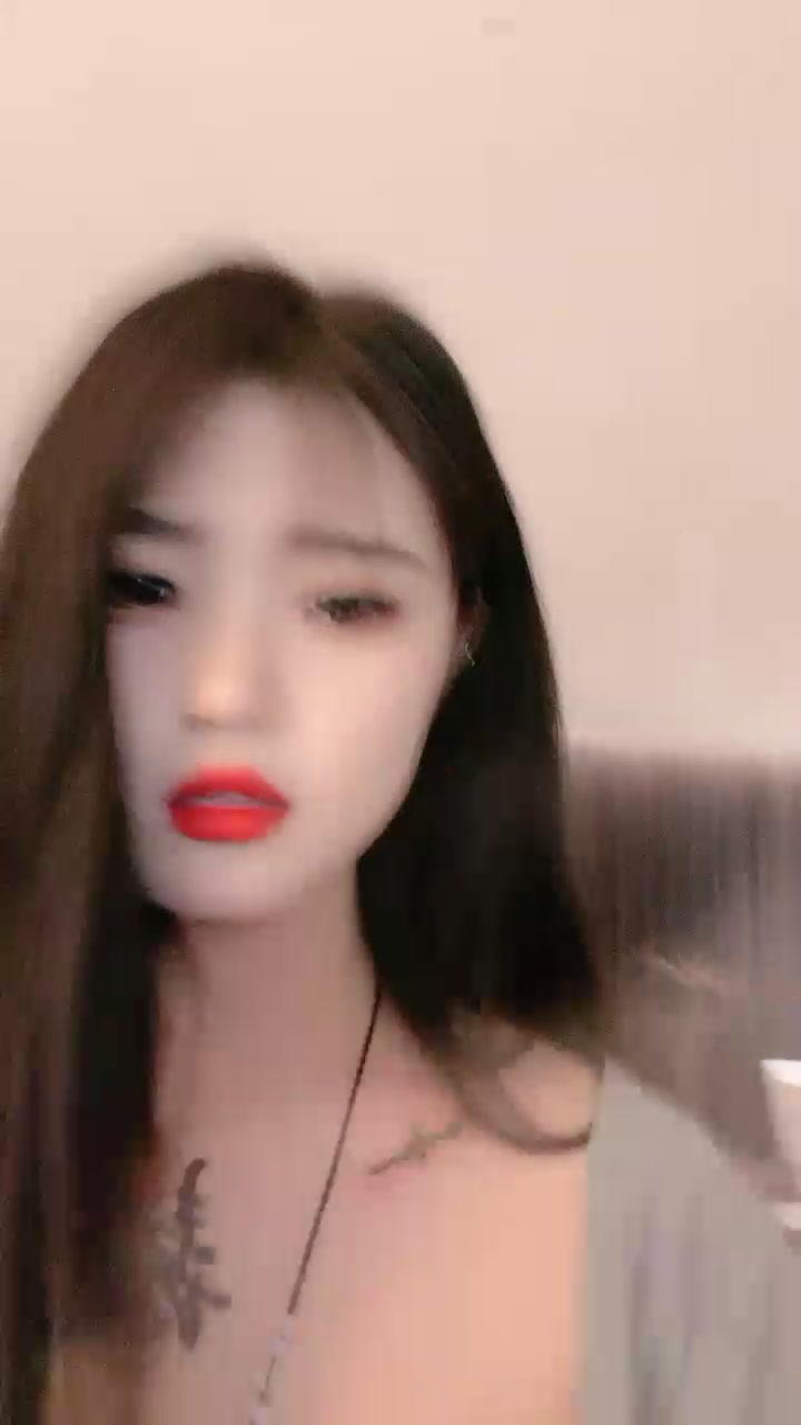 可爱露脸诱惑舞蹈听狼友指挥展示性感骚穴