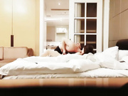 约了个黑衣苗条妹子卫生间扣逼穿上网袜猛操