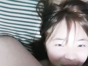 年轻美娇妻露脸直播做爱啪啪解锁很多姿势