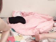 清纯少女玩弄淫穴抽插坐骑大屌上位