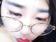 宅男打飞机福利网红巨乳主播蛇哥戴着金丝眼镜挺有文化范的剪完逼毛浴室自慰喷水