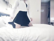 短裙棉袜清纯马尾妹完美视角超近距离口交抽插