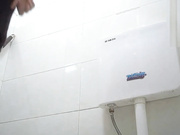 大膽坑神潛入國內某茶館公共女廁固定視角連續偸拍多位店員和顧客如廁噓噓 有個皮靴妹子的蕾絲透明內內太惹火了 1080高清原版