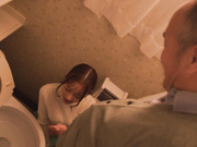 [URE-079] 大人気！「義父」シリーズを栗山莉緒で卑猥に、艶やかに、再実写化！原作中華なると 義父～百合子 - 4of5