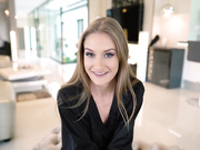 鸡巴男与三个比基尼宝贝的性爱之旅